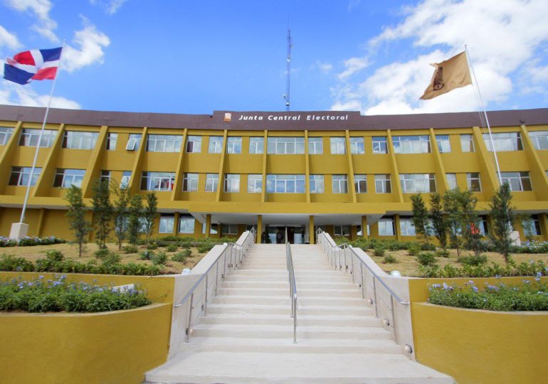 JCE destaca nuevos elementos de seguridad en la cédula de identidad