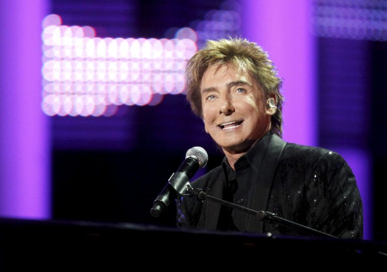 El cantante Barry Manilow anuncia que padece cáncer de pulmón y aplaza conciertos en EEUU