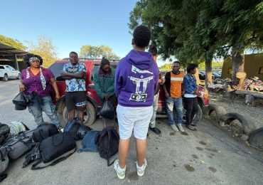 Ejército detiene dos vehículos y rescata menor dominicano durante operativos contra la migración irregular en Ámina