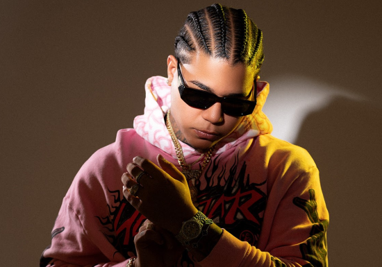 Donaty ofrece disculpas públicas y aclara incidente por supuesto porte de arma durante presentación en Los Guaricanos