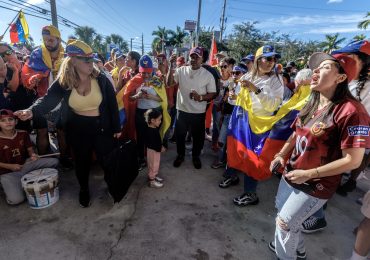Video | Venezolanos y cubanos celebran en las afueras de Mar-a-Lago y Doral la captura de Maduro