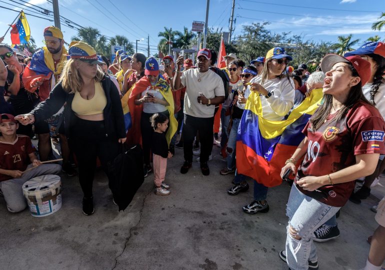 Video | Venezolanos y cubanos celebran en las afueras de Mar-a-Lago y Doral la captura de Maduro