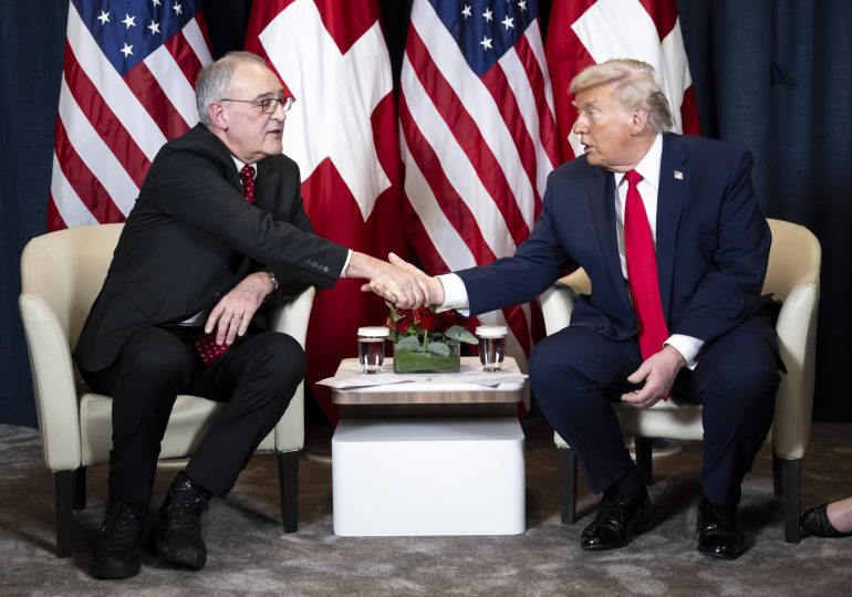 Trump anuncia un acuerdo sobre Groenlandia con la OTAN y retira amenanza de aranceles