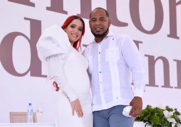 “Mi esposa y mis hijos son mi razón de ser”, asegura Edwin Encarnación; desmiente ruptura con Karen y niega hijos fuera de su matrimonio