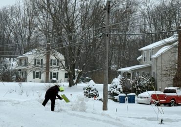 Video: Al menos 15 muertos y casi 800,000 hogares sin electricidad en EEUU por tormenta invernal