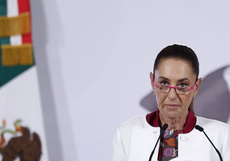 Sheinbaum no ve riesgo de "invasión" a México y descarta llamada a Trump