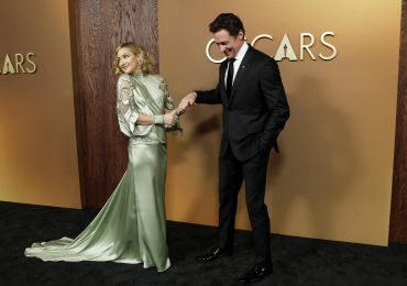 Hugh Jackman y Kate Hudson unen sus voces en 'Song Sung Blue', una historia de amor "real"