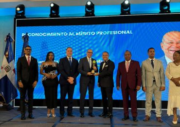 CODIA otorga reconocimiento por liderazgo en gestión empresarial a Ramón Aguilera