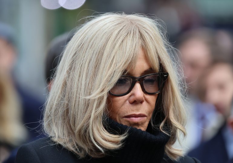 Condenan a penas de entre 4 y 8 meses de cárcel a 10 ciberacosadores de Brigitte Macron