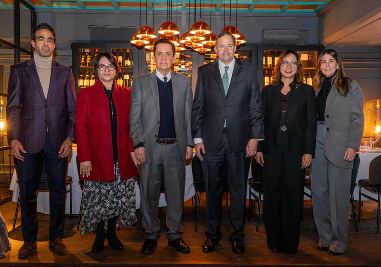 BHD y la Embajada Dominicana en España dialogan sobre proyectos sociales y económicos