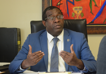 Economista Antonio Ciriaco señala posibles impactos regionales en turismo e inversión