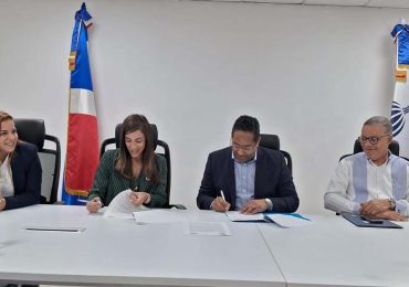 CONADIS firma acuerdos para fortalecer inclusión de personas con discapacidad