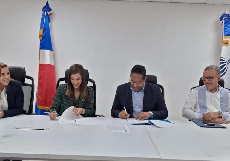 CONADIS firma acuerdos para fortalecer inclusión de personas con discapacidad