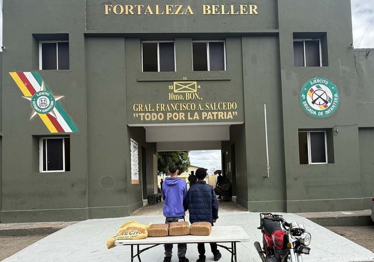 Video | Ejército ocupa marihuana y apresa dos hombres en Dajabón