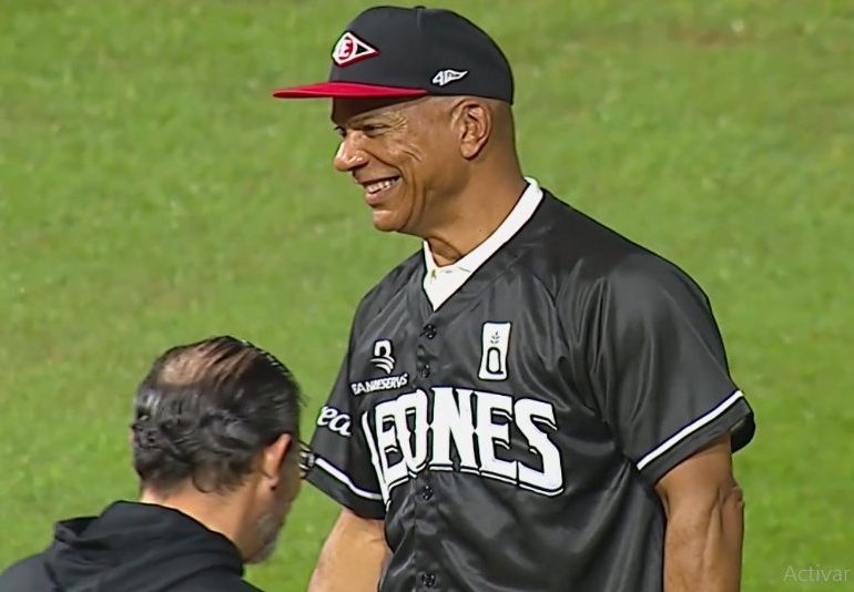 Moises Alou protagoniza el lanzamiento de honor en el primer juego de la Serie Final