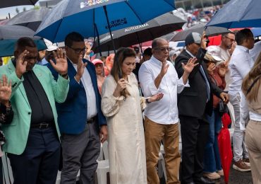 Video | Carolina Mejía destaca fe y esperanza tras asistir a la Batalla de la Fe