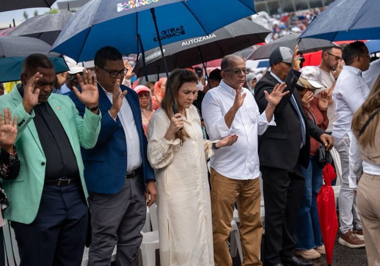 Video | Carolina Mejía destaca fe y esperanza tras asistir a la Batalla de la Fe