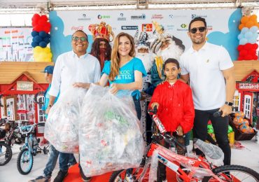 Alcaldía del Distrito Nacional impulsa el reciclaje con intercambio de plásticos por juguetes