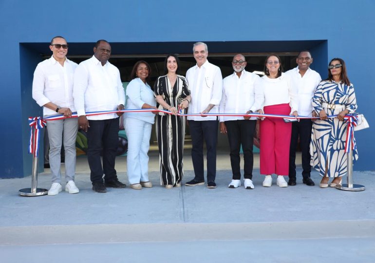 Presidente Abinader inaugura moderno Mercado Municipal en Las Matas de Farfán para dinamizar la economía local