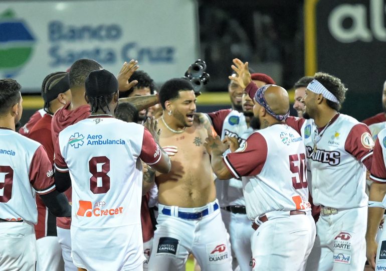 Gigantes propinan tercera derrota seguida a los Toros