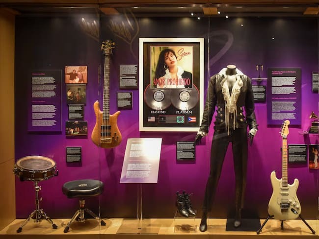 Video | La exhibición de Selena reúne objetos íntimos en un momento clave para su familia