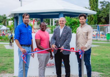 DOMICEM y el Ayuntamiento de Sabana Grande de Palenque inauguran parque comunitario en el barrio La Altagracia