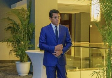 VIDEO | Ministro David Collado se le salen las lágrimas tras recibir reconocimiento del BHD