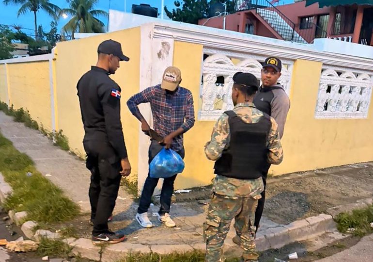 Migración detiene 1,579 extranjeros en condición migratoria irregular y deporta 1,277