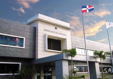 Hacienda garantiza pago de indemnizaciones a policías pensionados en el primer trimestre del 2026