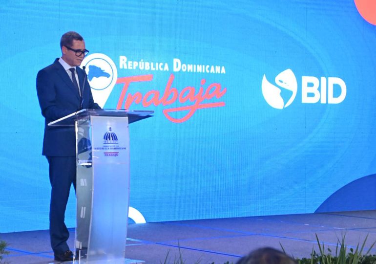 Ministerio de Trabajo presenta programa de tres meses pagados para entrenamiento de buscadores de empleo en las empresas