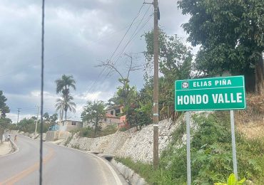 Video | Moradores resaltan impacto positivo de la carretera El Cercado–Hondo Valle; aseguran la obra les cambió la vida