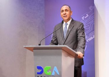 Nelson Arroyo asume Aduanas enfocado en aumentar las recaudaciones y facilitar más el comercio