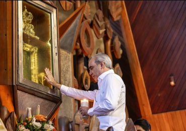 Presidente Abinader eleva oración por la nación en el Día de Nuestra Señora de la Altagracia