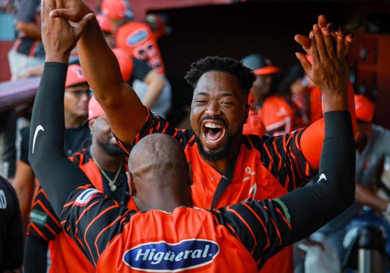 Toros vencen a Gigantes y las Águilas están obligadas a ganar este domingo