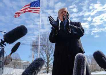 Trump asegura que Cuba "está a punto de caer" porque ya no recibe petróleo de Venezuela