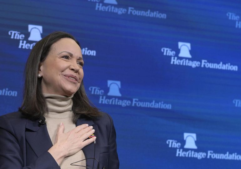 Trump dice que podría "involucrar" a María Corina Machado en el futuro de Venezuela