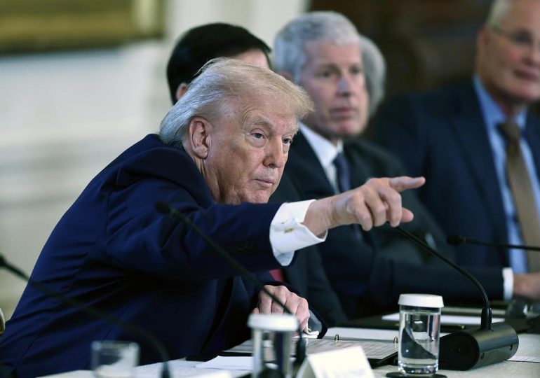 Trump invita a China y Rusia a comprar crudo venezolano gestionado por EE.UU.