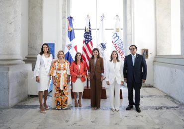 Vicepresidenta Raquel Peña y embajadora Leah Campos coinciden en la visión de Santiago como motor del desarrollo nacional