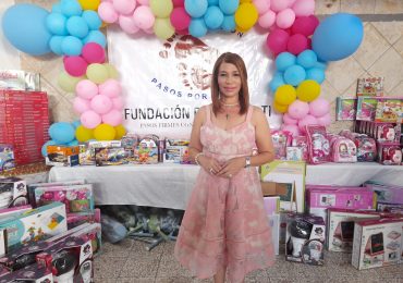 Diputada Silvia García y la Fundación Pasos Por Ti entregan juguetes a miles de niños