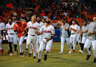 Jiménez, Alcántara y De la Cruz la sacan en victoria Toros sobre Gigantes