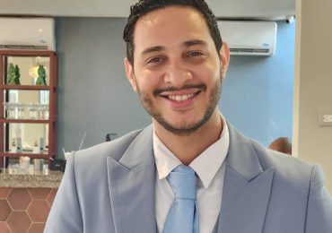Cirujano Alfredo Brito impulsa la mamoplastia de reducción como cirugía de salud en la República Dominicana