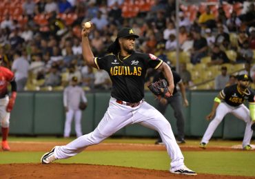 Las Águilas ganan duelo a los Leones en el estadio Cibao