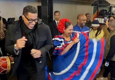 Al ritmo de Jandy Ventura, el merengue dominicano pone a bailar el Subway de Nueva York