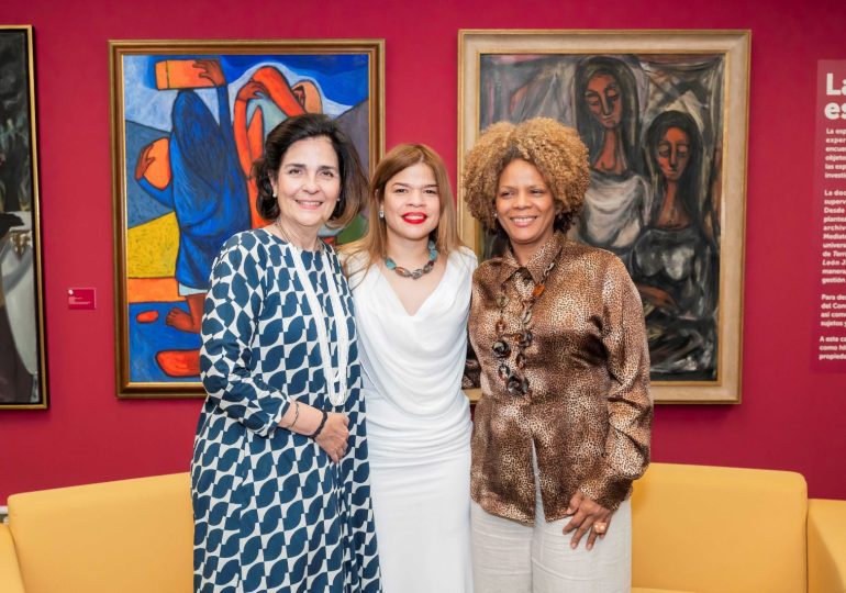 Presentan el libro Albergue de fantasmas en el Centro León