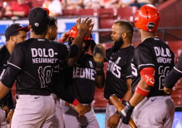 Leones se ponen un pie en la final con triunfo sobre Gigantes