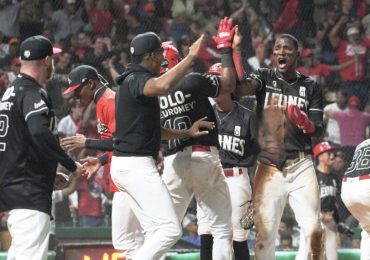 Leones ganan juego 1 de la Serie Final con historia remontada
