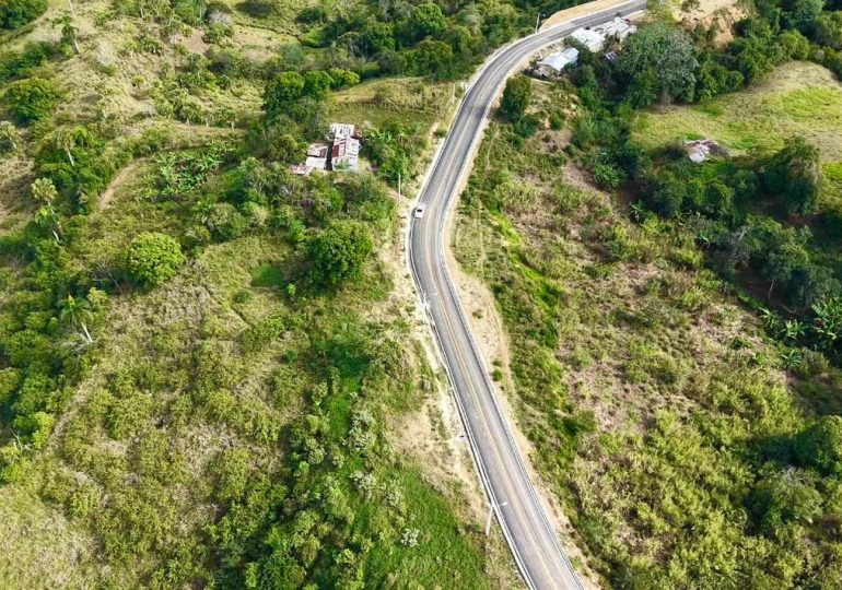 Presidente Abinader inaugura carretera Bao-La Galeta y La Joya-La Virgen en Sabana Iglesia, Santiago