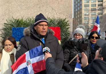 Cónsul de RD en NY encabeza ofrenda floral en honor a Duarte; llama a reflexionar sobre su vida y obra