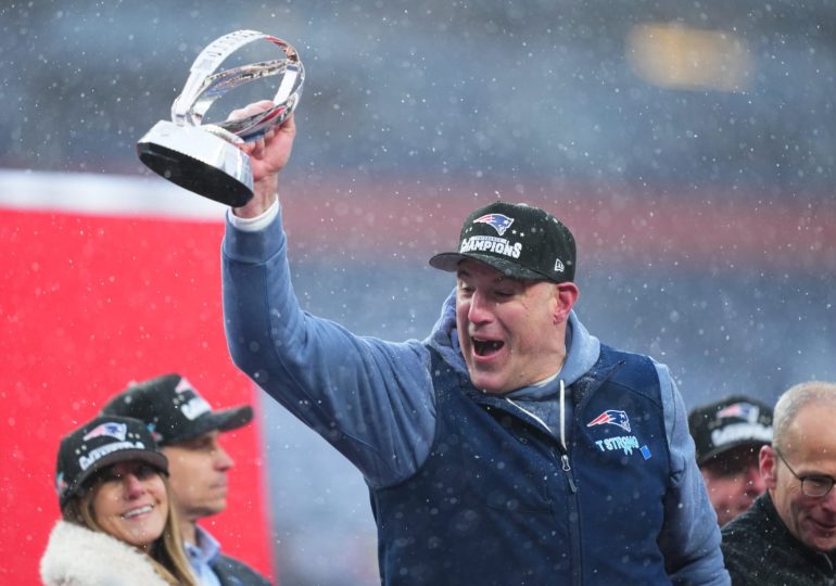 Los Patriots avanzan a su duodécimo Super Bowl en una final marcada por la nieve