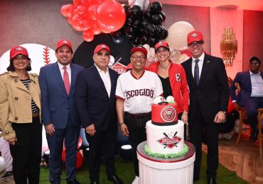 Figuras de la política se unen a la felicitaciones y celebración de los Leones del Escogido